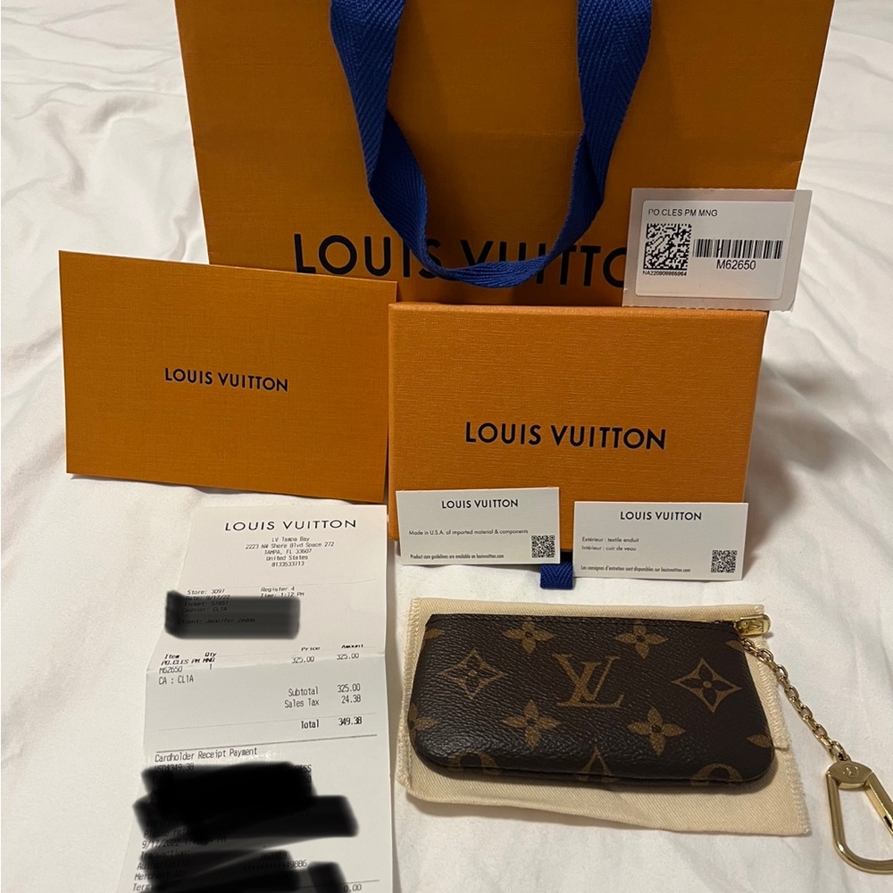 COPY - 💯 Louis Vuitton monogram keychain pouch